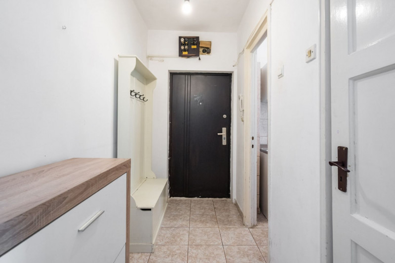 Un apartament decent cu vedere pe spate