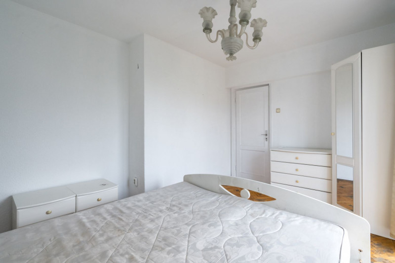 Apartament 3 camere in blocul Dalles