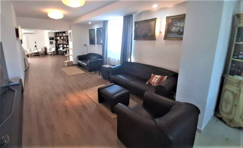 DUPLEX PENTHOUSE for sale, ultra-central, 200 sqm with three terraces of 55 sqm