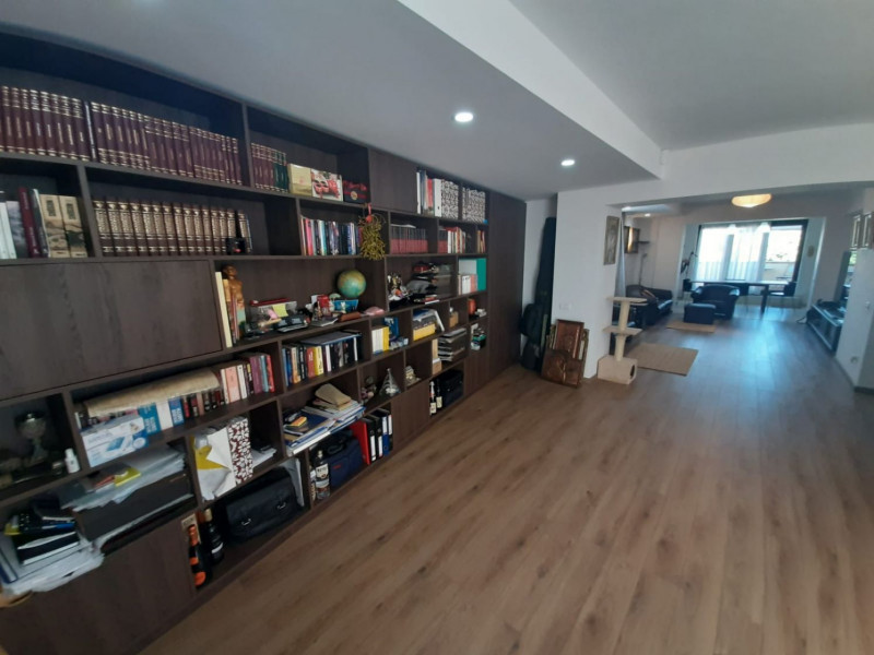 DUPLEX PENTHOUSE for sale, ultra-central, 200 sqm with three terraces of 55 sqm