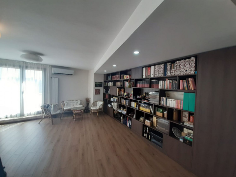 DUPLEX PENTHOUSE for sale, ultra-central, 200 sqm with three terraces of 55 sqm