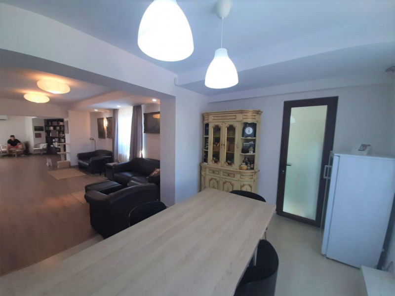 DUPLEX PENTHOUSE for sale, ultra-central, 200 sqm with three terraces of 55 sqm