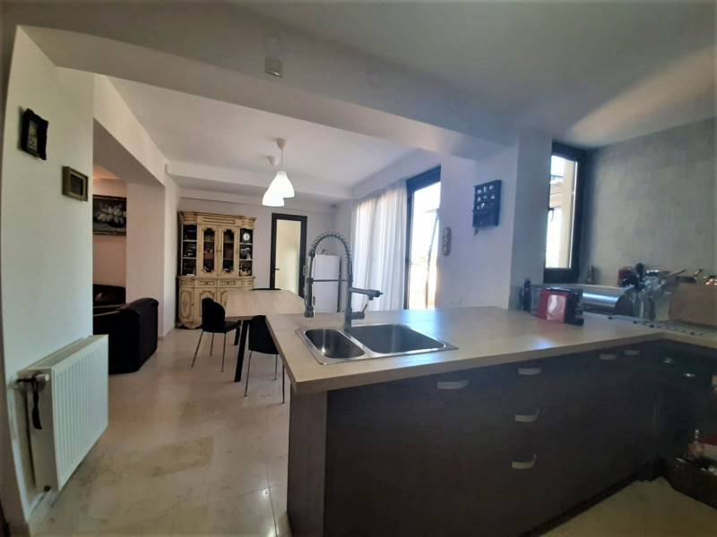 DUPLEX PENTHOUSE for sale, ultra-central, 200 sqm with three terraces of 55 sqm