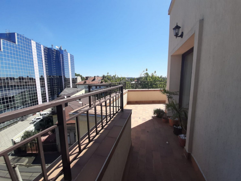 DUPLEX PENTHOUSE for sale, ultra-central, 200 sqm with three terraces of 55 sqm