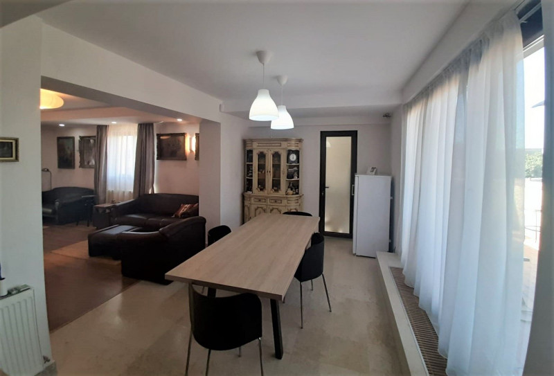 DUPLEX PENTHOUSE for sale, ultra-central, 200 sqm with three terraces of 55 sqm