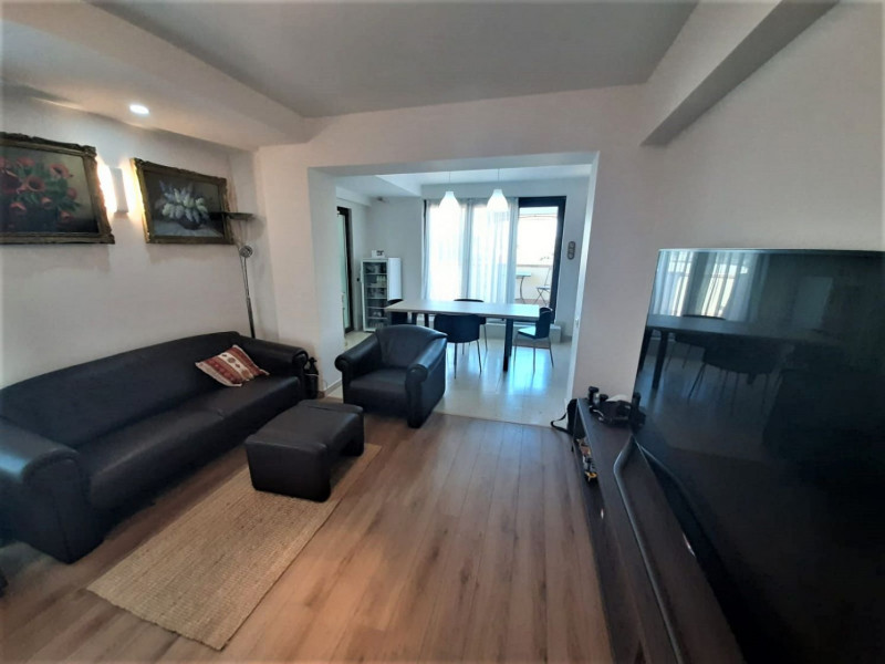 DUPLEX PENTHOUSE for sale, ultra-central, 200 sqm with three terraces of 55 sqm