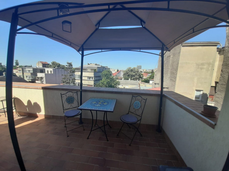 DUPLEX PENTHOUSE for sale, ultra-central, 200 sqm with three terraces of 55 sqm