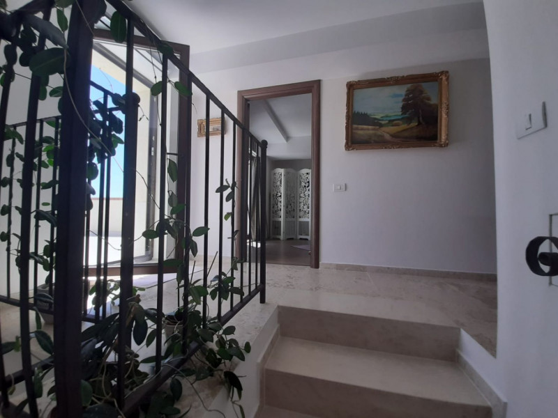 DUPLEX PENTHOUSE for sale, ultra-central, 200 sqm with three terraces of 55 sqm