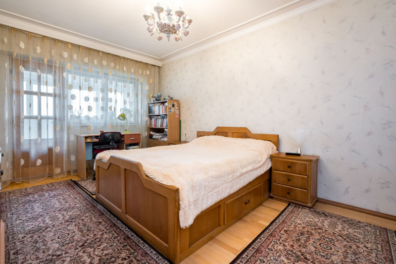 Vanzare apartament 4 camere Colentina