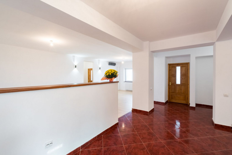 Apartament mare si luminos