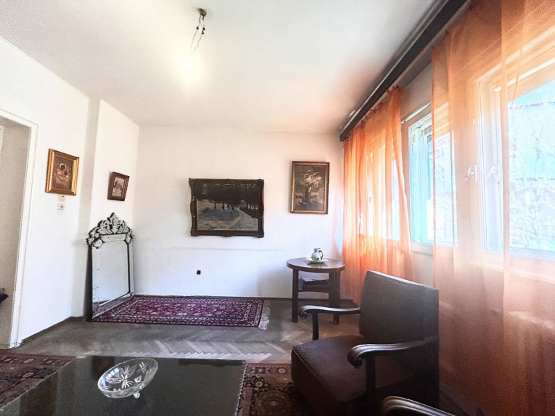 DECEBAL, ÎN SPATELE MUZEULUI COPIILOR, PATRU CAMERE BURGHEZE