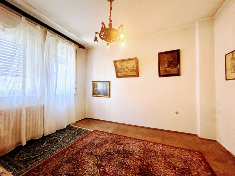 DECEBAL, ÎN SPATELE MUZEULUI COPIILOR, PATRU CAMERE BURGHEZE