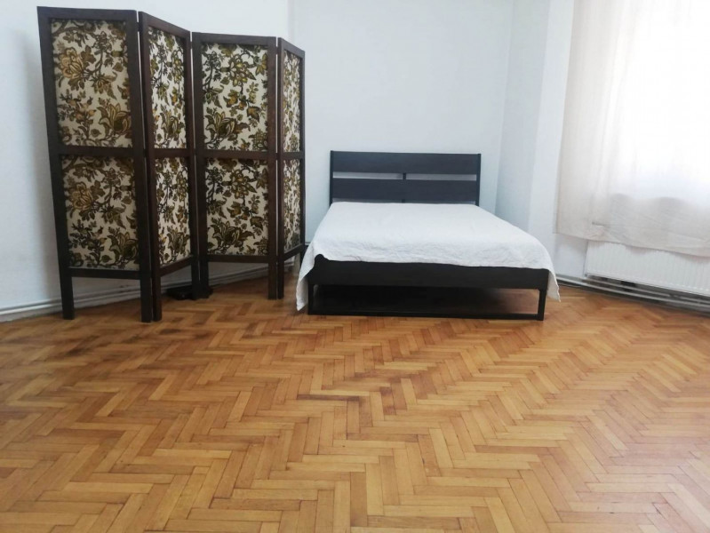 Vanzare apartament 3 camere Calea Mosilor