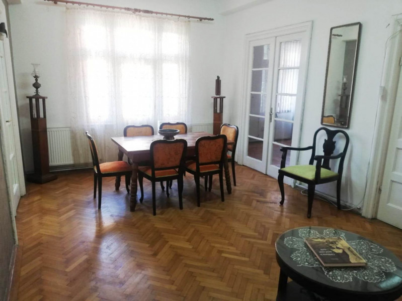 Vanzare apartament 3 camere Calea Mosilor