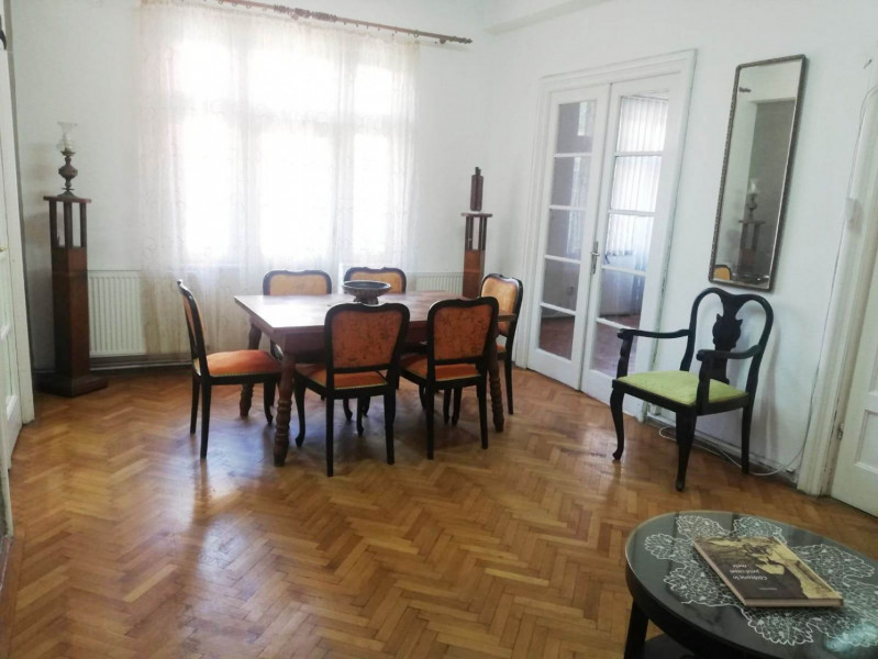 Vanzare apartament 3 camere Calea Mosilor