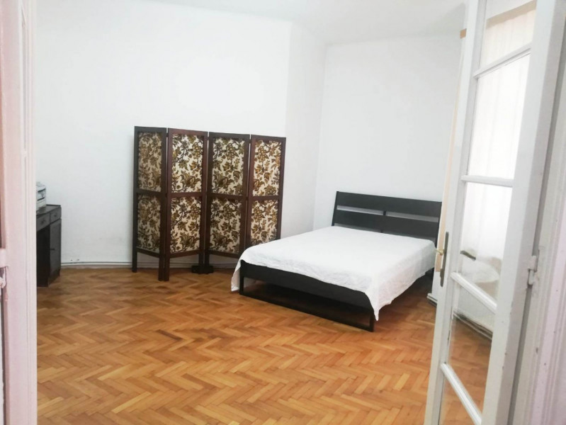 Vanzare apartament 3 camere Calea Mosilor