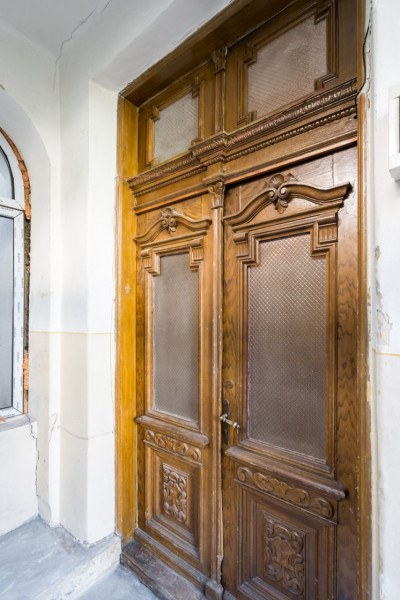 Vila de renovat, pe o stradă liniștită 