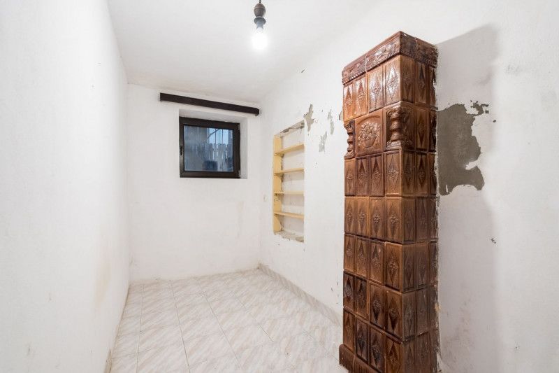 Vila de renovat, pe o stradă liniștită 