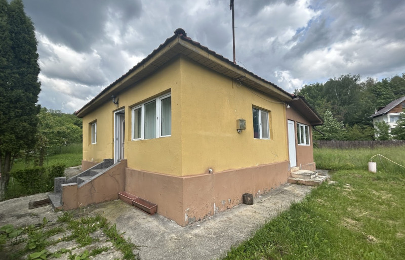 SURDESTI BREAZA, CASUTA CU 3120 MP TEREN