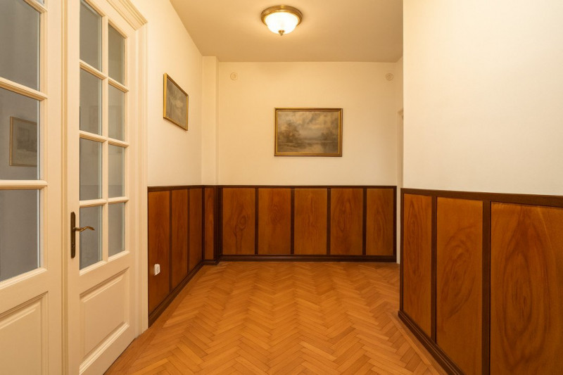 Vila interbelica, curte libera 362mp Cismigiu - Piata Victoriei