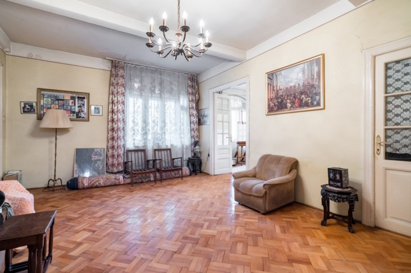 Vila interbelica, curte libera 362mp Cismigiu - Piata Victoriei