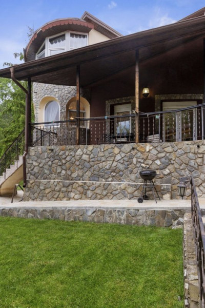 Refugiu de Vis în Cornu – Priveliște Panoramică și Apusuri Memorabile