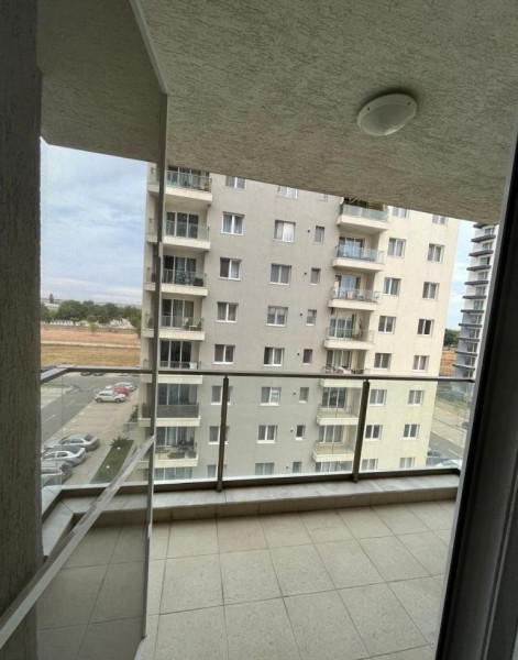 Proprietar , Inchiriez Apartament 2. CAMERE .500 E