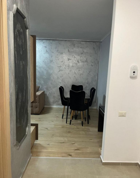 Proprietar , Inchiriez Apartament 2. CAMERE .500 E