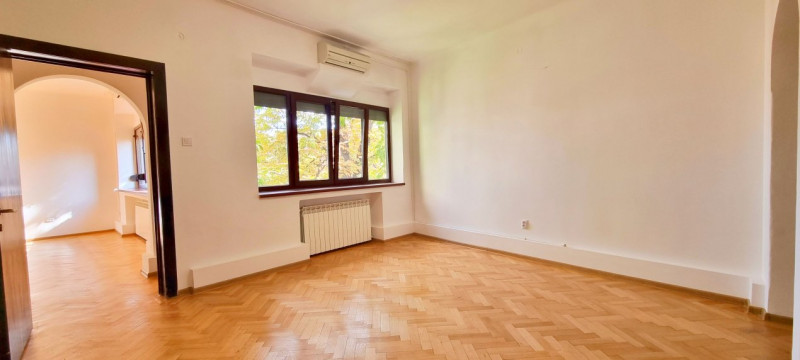 APARTAMENT CU 4 CAMERE 132 MP PIATA ROMANA, LAHOVARI, DIONISIE LUPU
