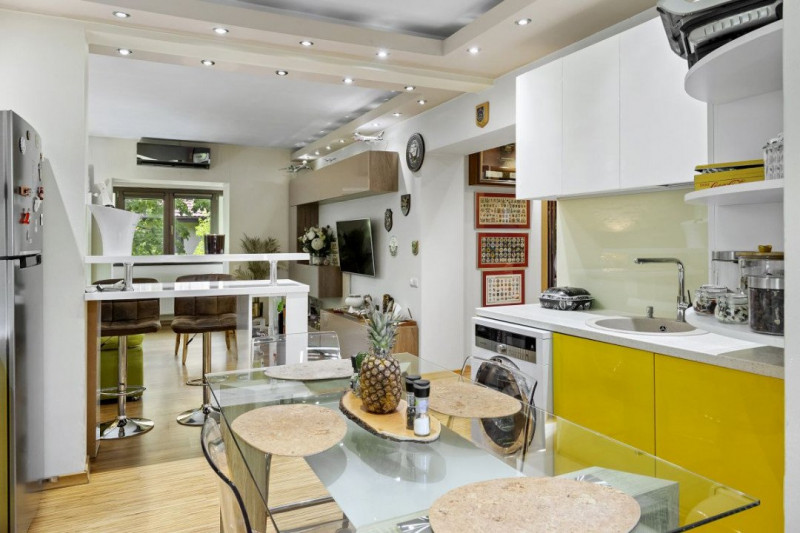 Apartament 3 camere in vila Domenii | zona verde | renovat total | curte proprie