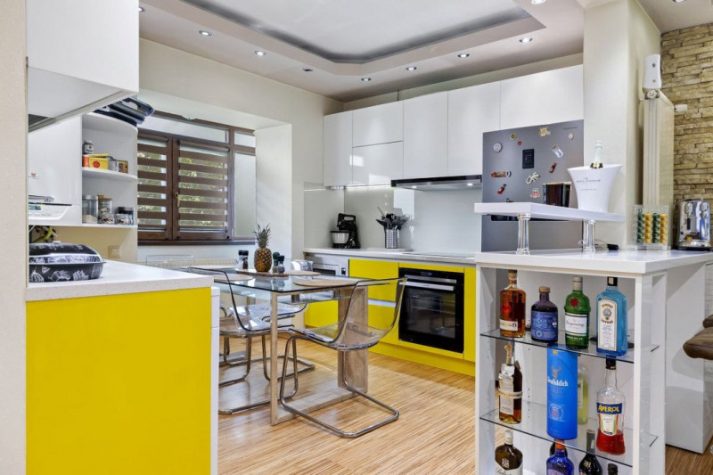 Apartament 3 camere in vila Domenii | zona verde | renovat total | curte proprie