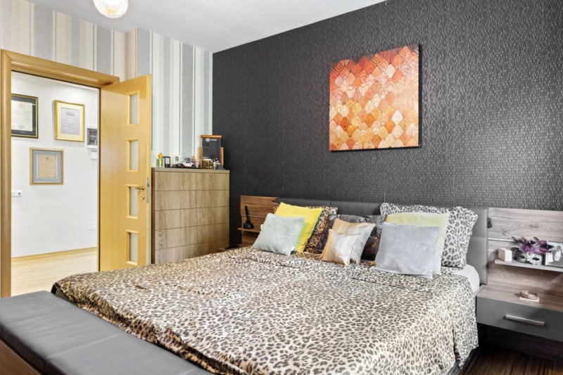 Apartament 3 camere in vila Domenii | zona verde | renovat total | curte proprie