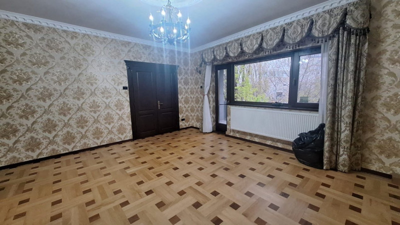Apartament deosebit 4 camere in vila, Primaverii