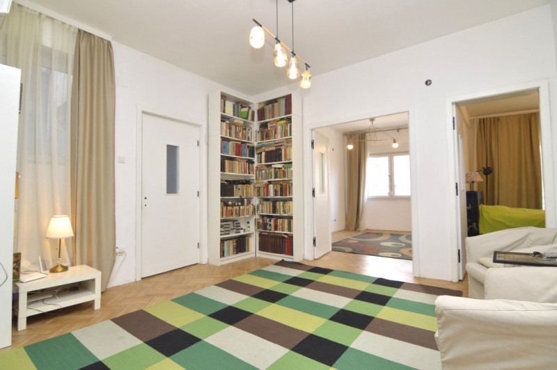 VANZARE APARTAMENT 4 CAMERE ULTRACENTRAL - ARMENEASCA