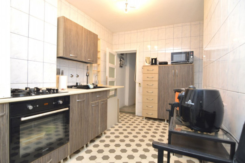 VANZARE APARTAMENT 4 CAMERE ULTRACENTRAL - ARMENEASCA