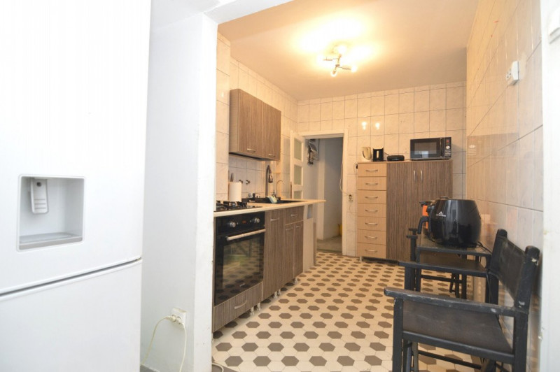 VANZARE APARTAMENT 4 CAMERE ULTRACENTRAL - ARMENEASCA