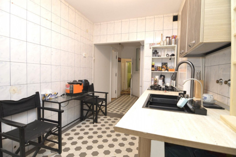 VANZARE APARTAMENT 4 CAMERE ULTRACENTRAL - ARMENEASCA