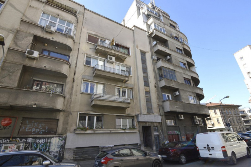 VANZARE APARTAMENT 4 CAMERE ULTRACENTRAL - ARMENEASCA