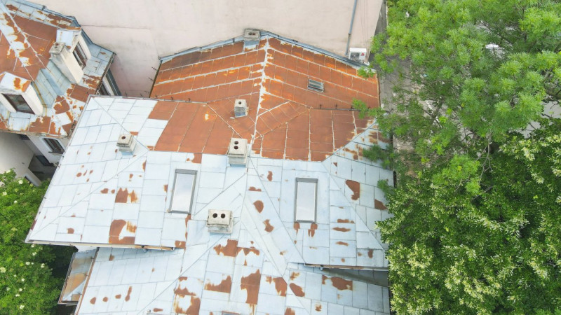 Uranus - O casă de renovat cu potential deosebit!