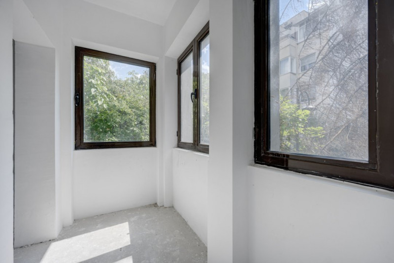Vila Primaverii, S+P+1+M, 389 mp teren, 266 teren liber