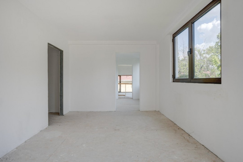 Vila Primaverii, S+P+1+M, 389 mp teren, 266 teren liber