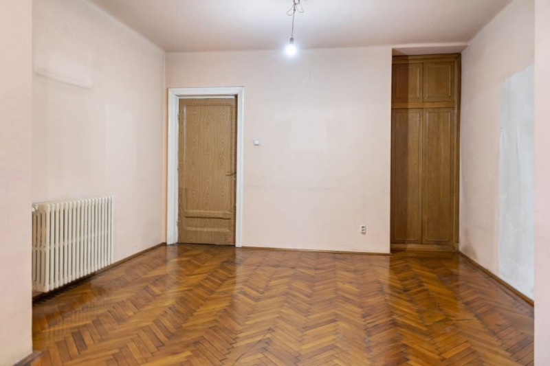 Casa versatila Banu Manta | 12 camere | Curte individuala | 4 locuri de parcare