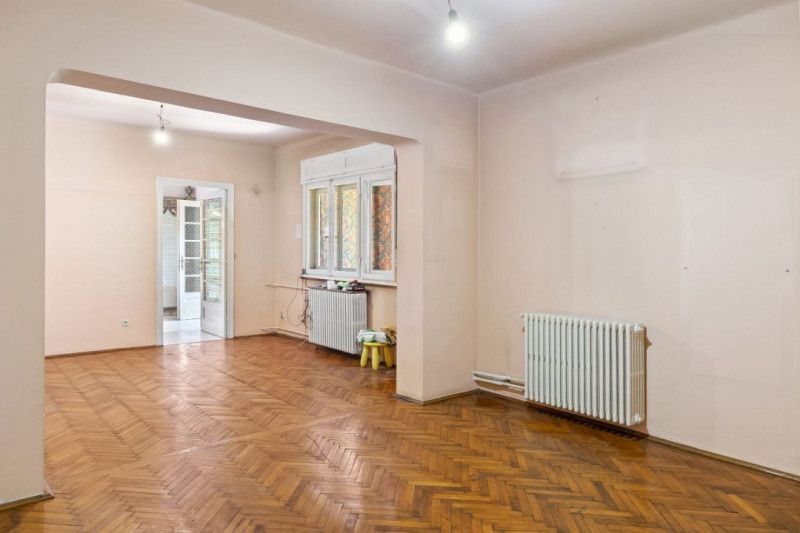 Casa versatila Banu Manta | 12 camere | Curte individuala | 4 locuri de parcare