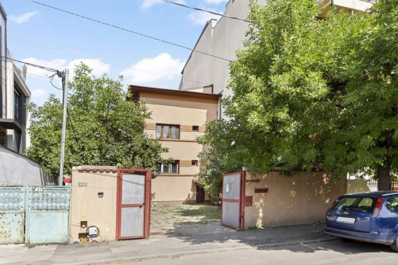 Casa versatila Banu Manta | 12 camere | Curte individuala | 4 locuri de parcare