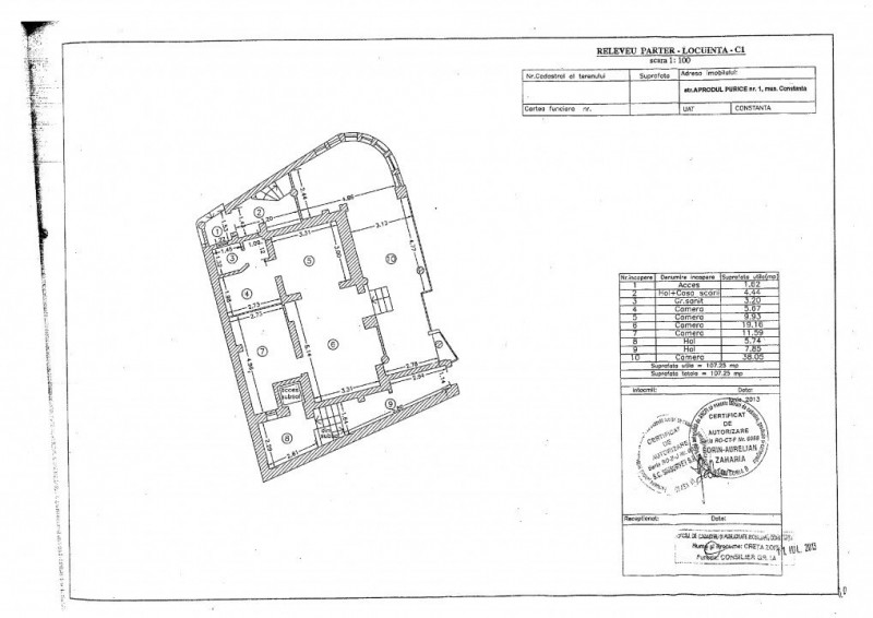 Cladire S+P+2+M centrul orasului pe Bld.Mamaia cu 3 apartamente+spatiu comercial