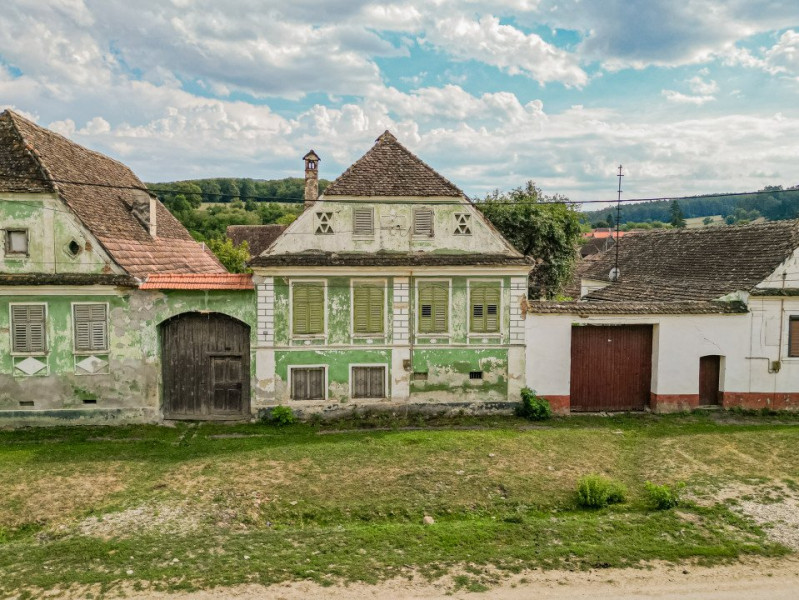 Casă de vânzare rustică 4 camere, lângă Viscri – județul Brașov