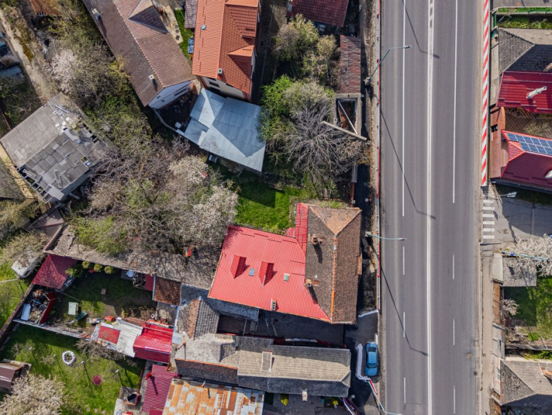 Casă de vânzare 5 camere în Brașov- teren 900 mp