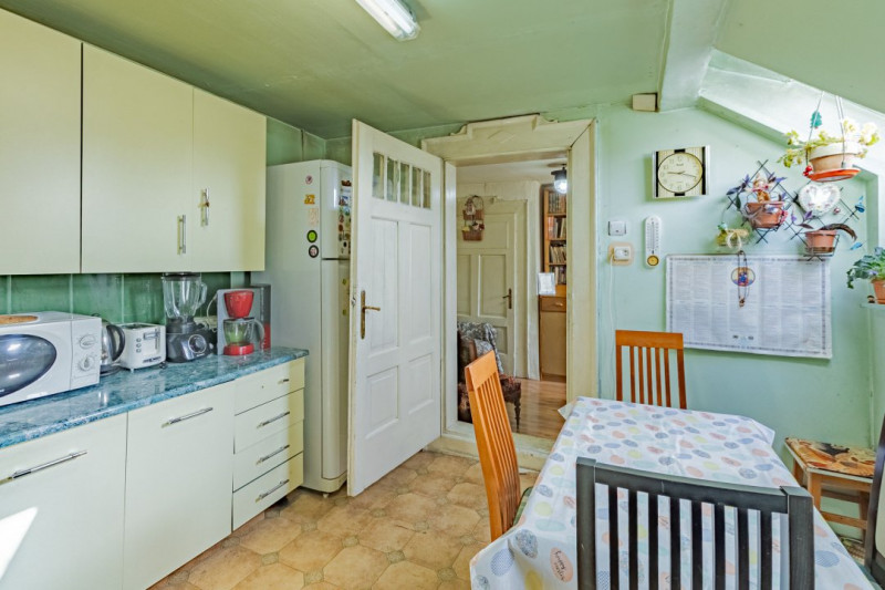 Casă de vânzare 5 camere în Brașov- teren 900 mp