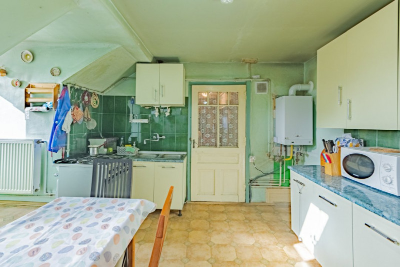 Casă de vânzare 5 camere în Brașov- teren 900 mp