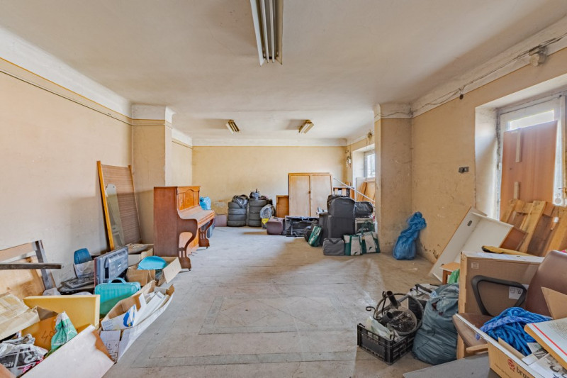 Casă de vânzare 5 camere în Brașov- teren 900 mp